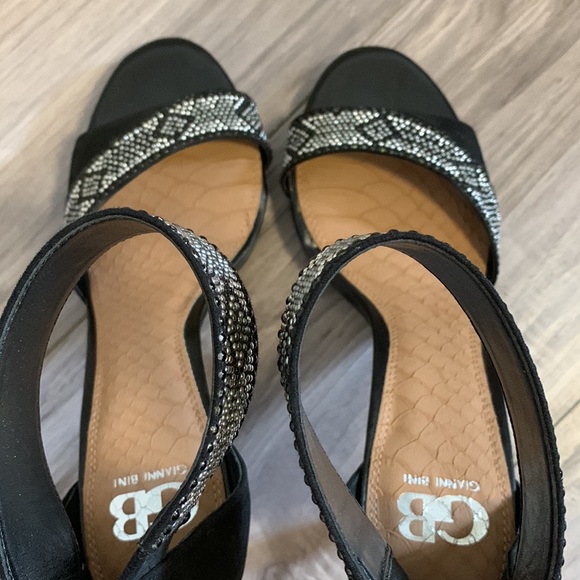 Black beaded/studded cuffed  Heels NWOT - Picture 4 of 6